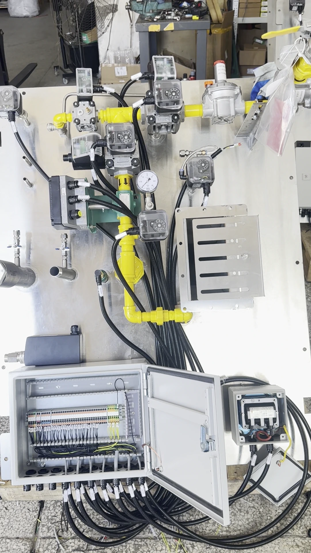 CAH160 Burner System Components: Wiring and Gas Piping Close-Up